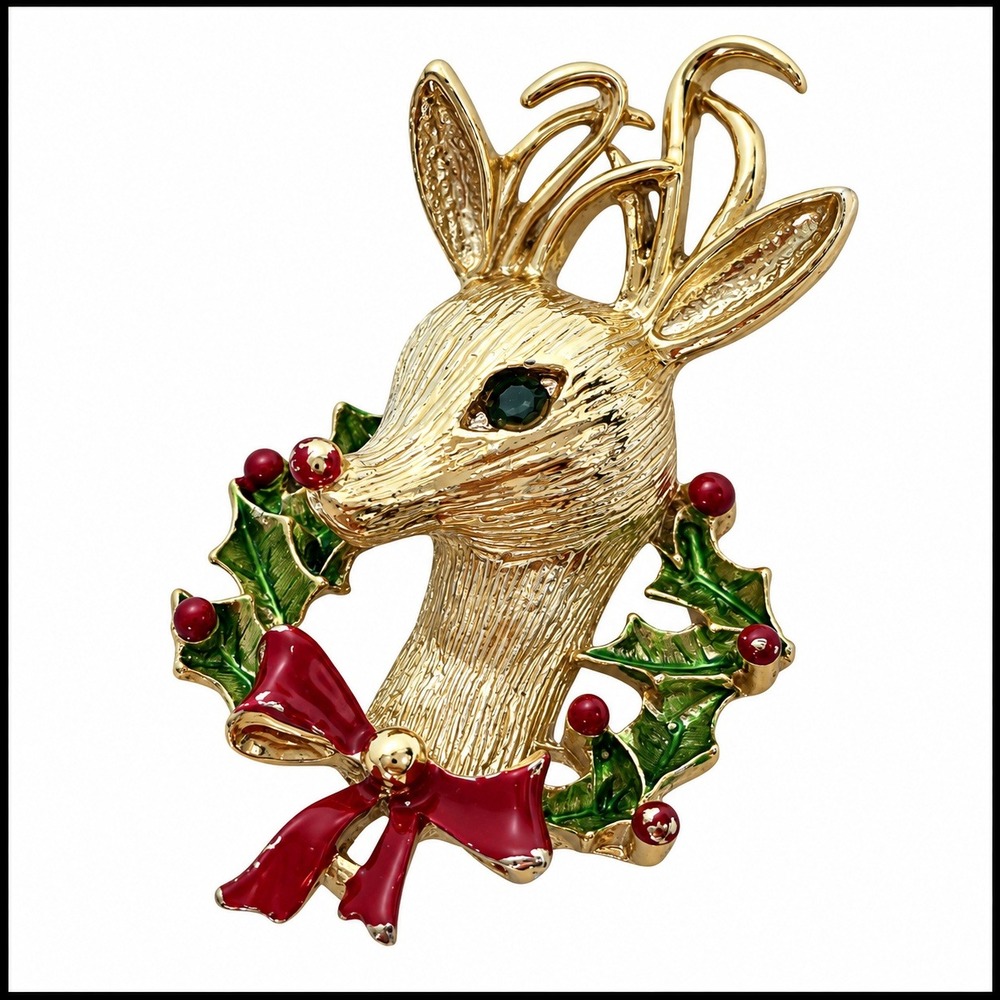 Vintage Gerry's Gold Tone Reindeer Wreath Brooch Pin Christmas Holiday Jewelry
